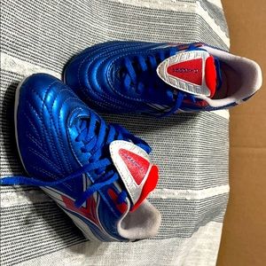 Diadora little kids soccer cleats size 12 NEW